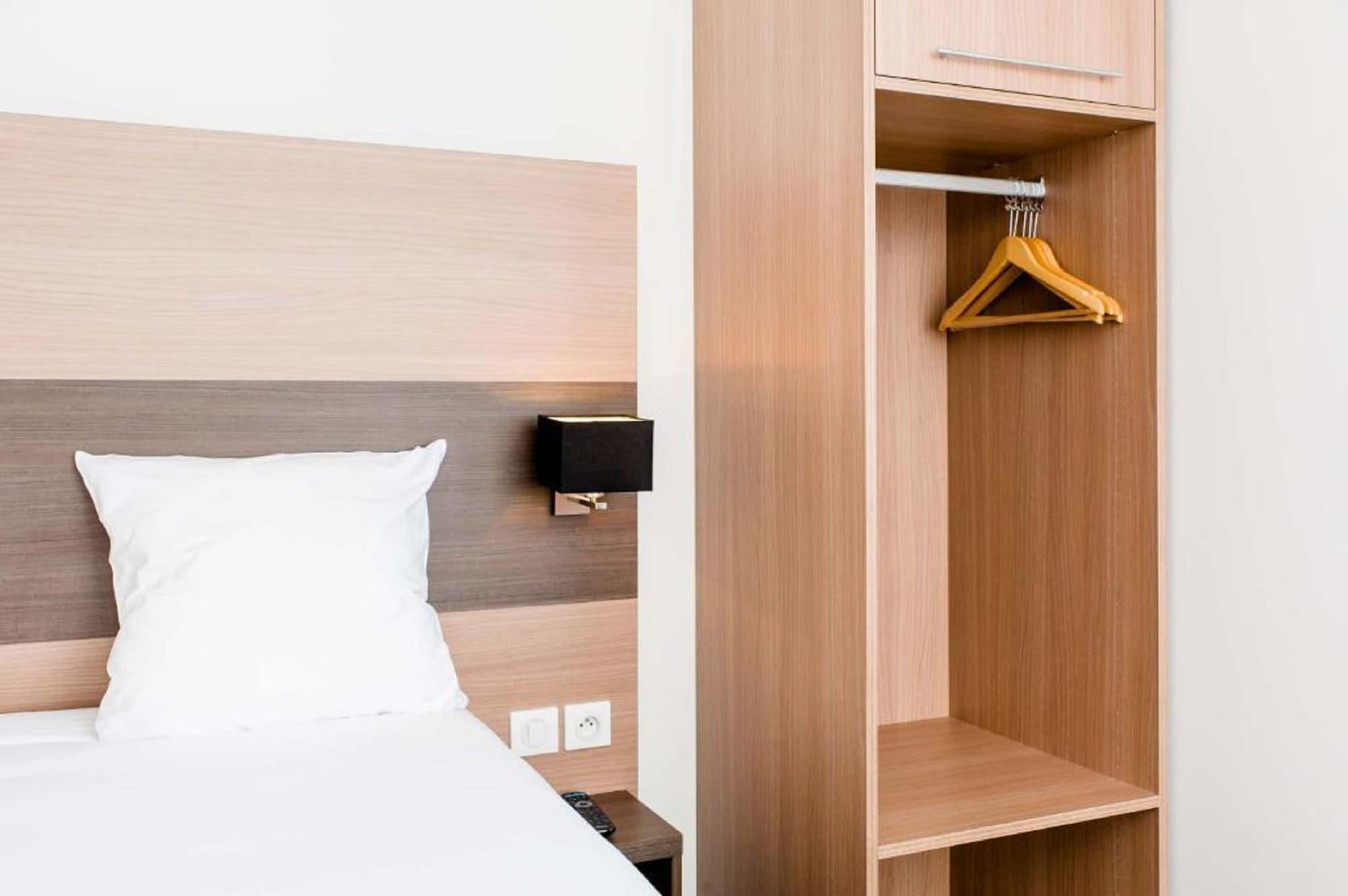 Dios Hotel Bruguieres Экстерьер фото