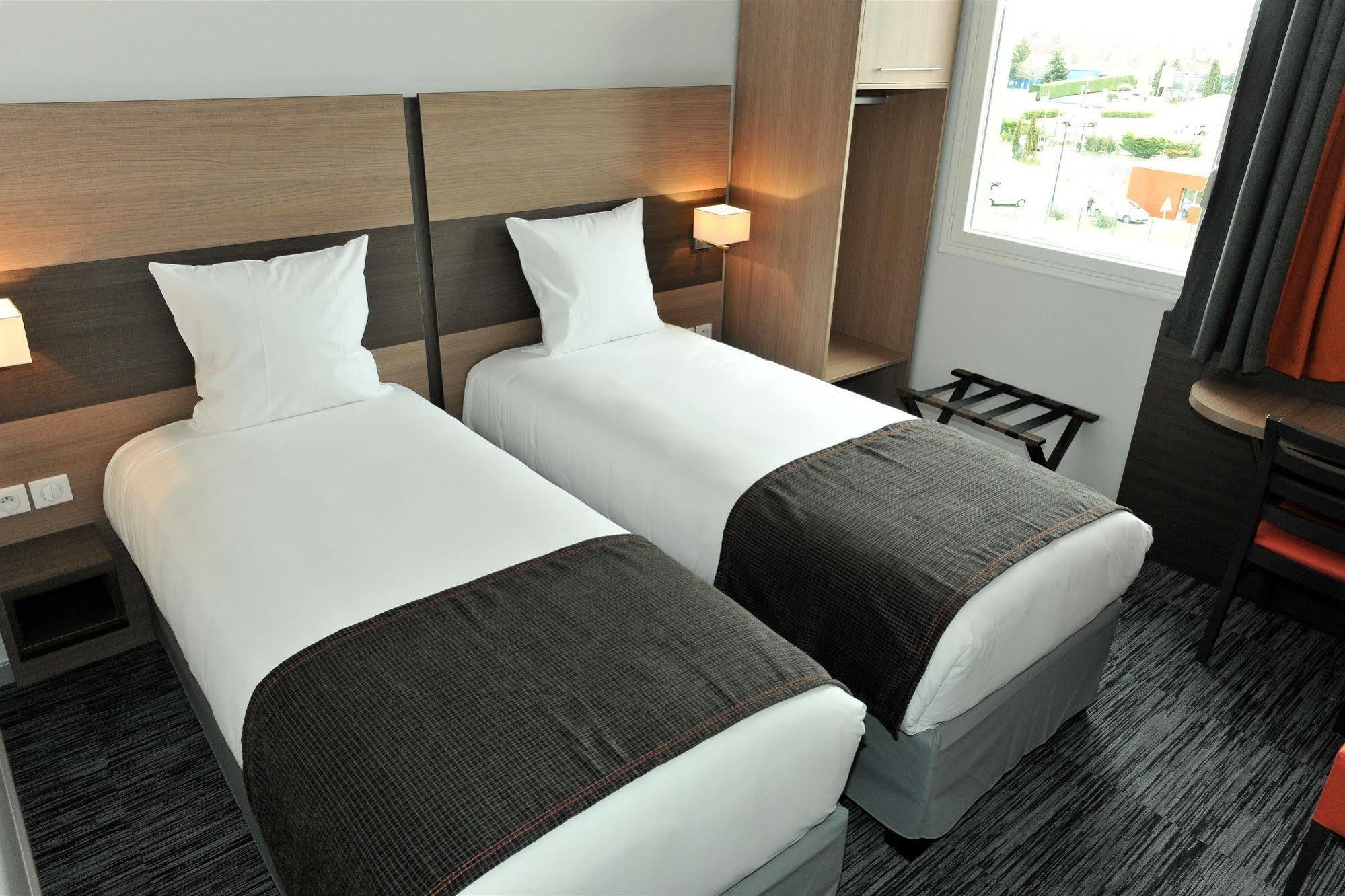 Dios Hotel Bruguieres Экстерьер фото