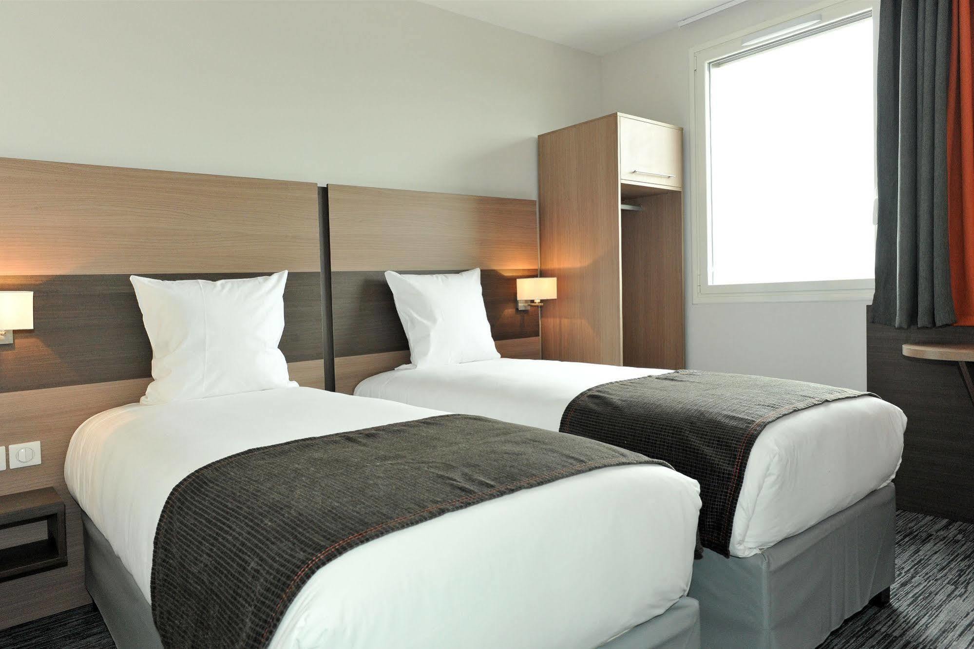 Dios Hotel Bruguieres Экстерьер фото